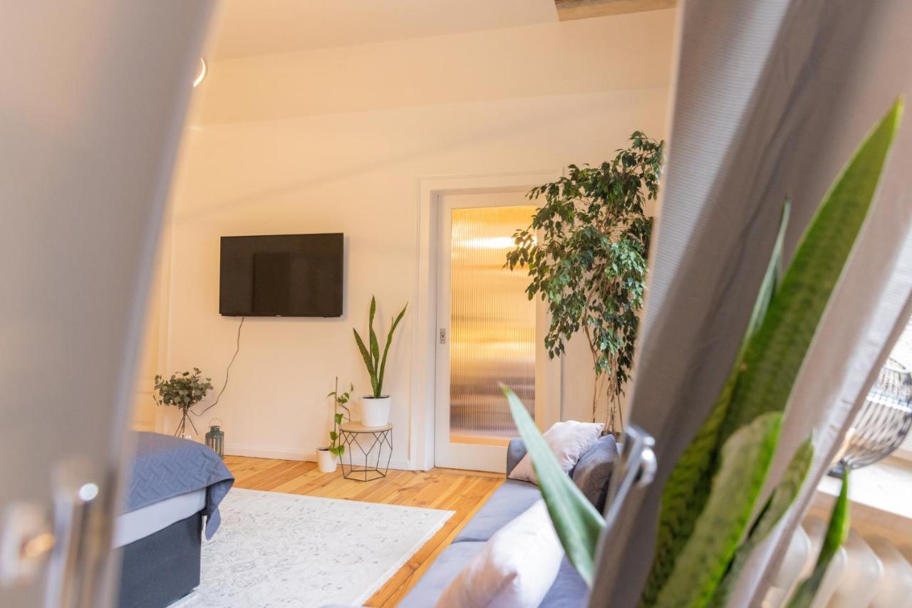 Zentral In Coburg: Exklusive Stadtwohnung - Ideal Fuer Gruppen *
